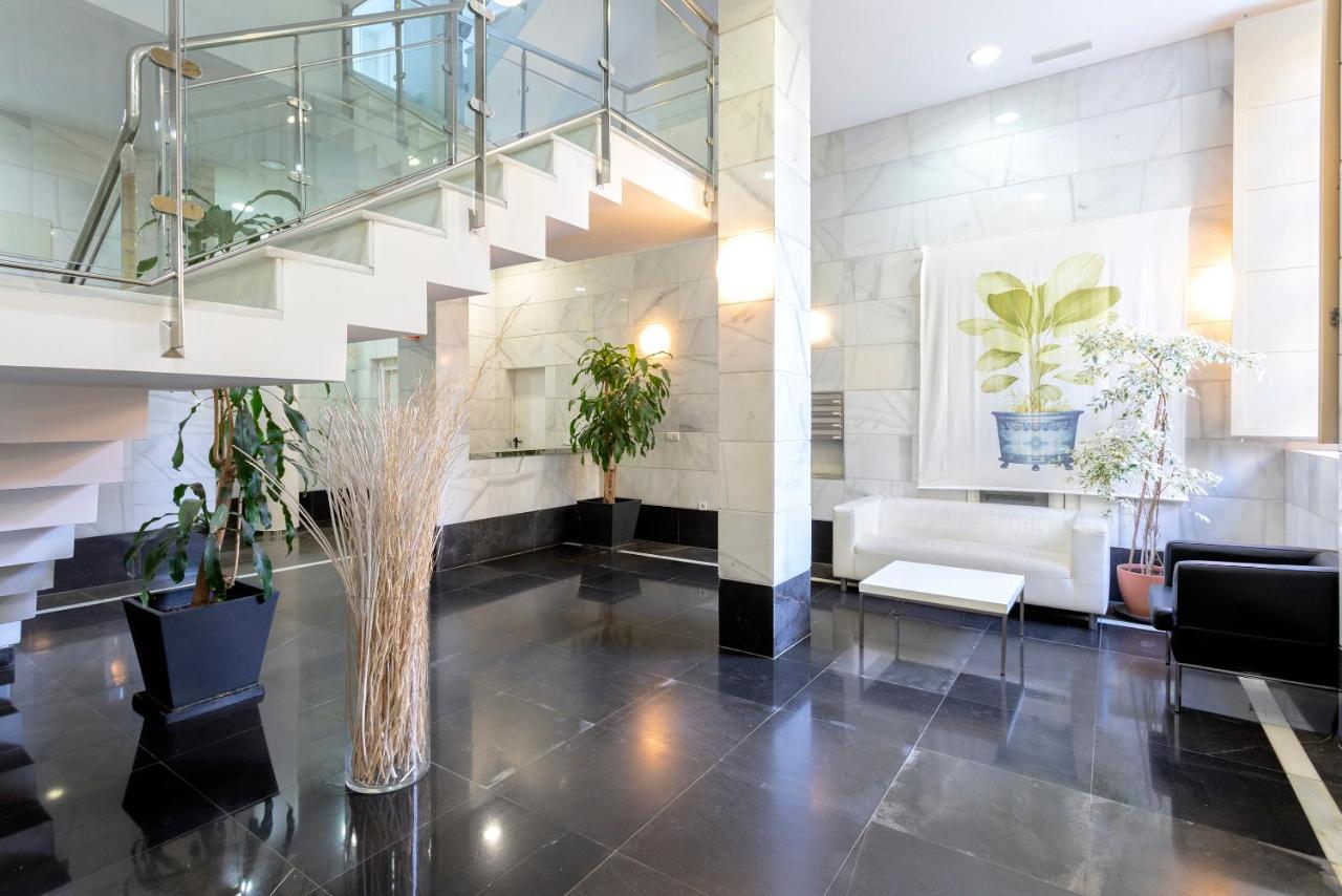 Acogedor Apartamento Junto A La Catedral By Rent Me Malaga Zewnętrze zdjęcie